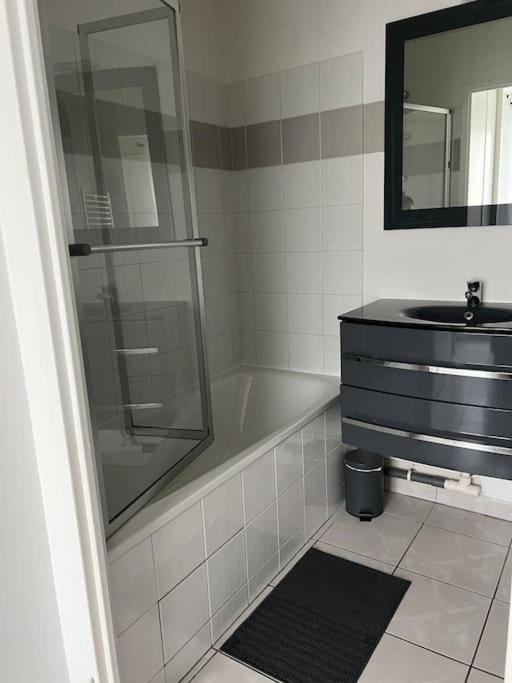Tres Bel Appartement Entre Paris Et Disneyland Lognes Eksteriør billede