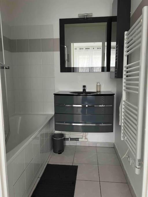 Tres Bel Appartement Entre Paris Et Disneyland Lognes Eksteriør billede